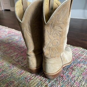 Cowgirl boots suede Sz 9